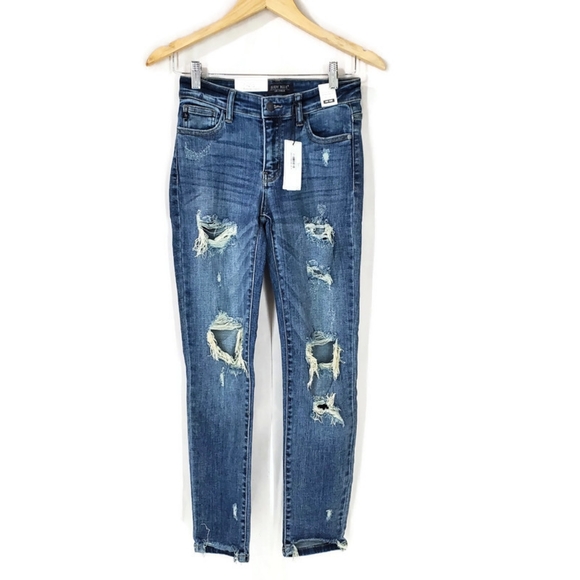 Judy Blue Mid Rise Boyfriend Fit with Stretch Sz 3/26 NWT Distressed MD Wash - Picture 1 of 12